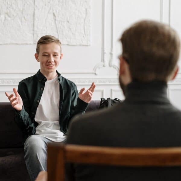 Para ti, adolescente que no quiere ir al psicólogo (y está bien sentirlo así)