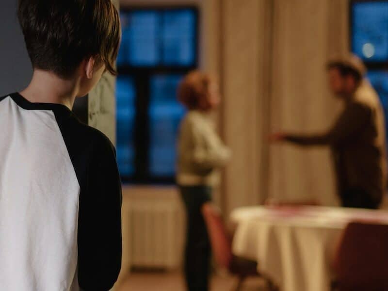 Cómo acompañar a tus hijos en un divorcio sin romper su mundo
